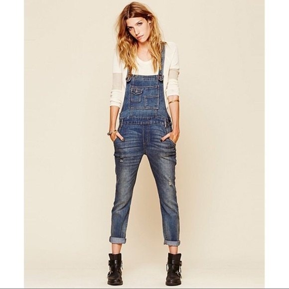 Free People Milo Washed Denim Overalls Dark Wash Distressed 5 Pocket Sz 26 - Picture 3 of 15